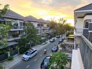 Lavila nhà thô giá tốt 12 tỷ dt 96,8m2 ,hướng đông nam, sổ hồng có hỗ trợ vay ngân hàng 0932 089 ***