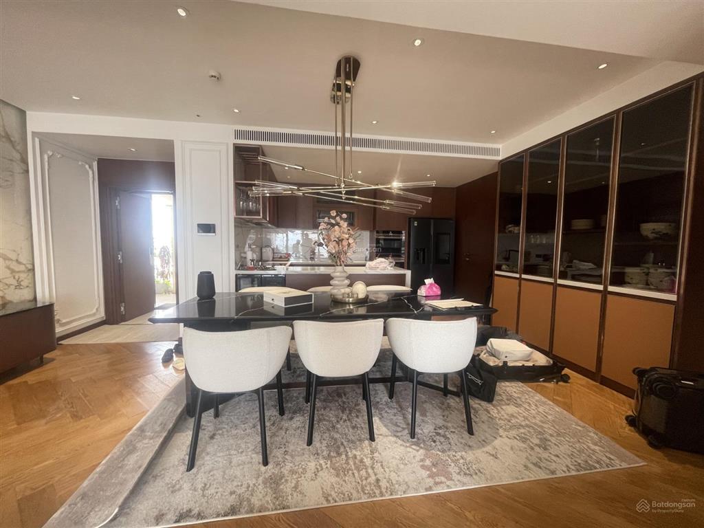 Bán căn hộ garden plaza 1 dt 150m2 full nội thất cao cấp, sổ hồng, giá thỏa thuận xem nhà là thích