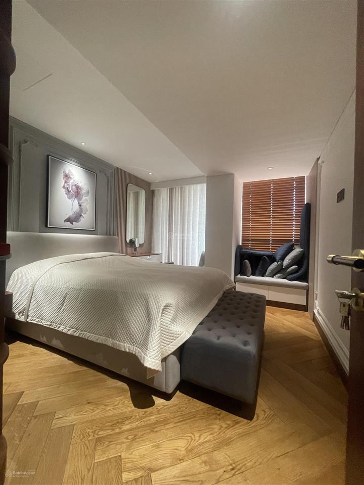 Bán căn hộ garden plaza 1 dt 150m2 full nội thất cao cấp, sổ hồng, giá thỏa thuận xem nhà là thích