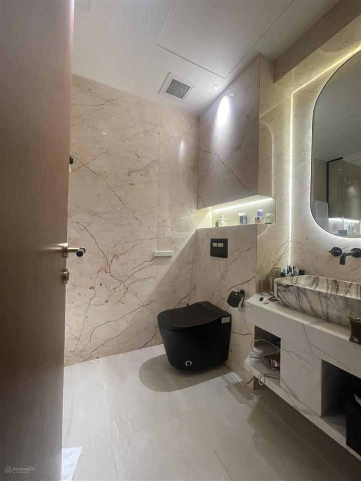 Bán căn hộ garden plaza 1 dt 150m2 full nội thất cao cấp, sổ hồng, giá thỏa thuận xem nhà là thích