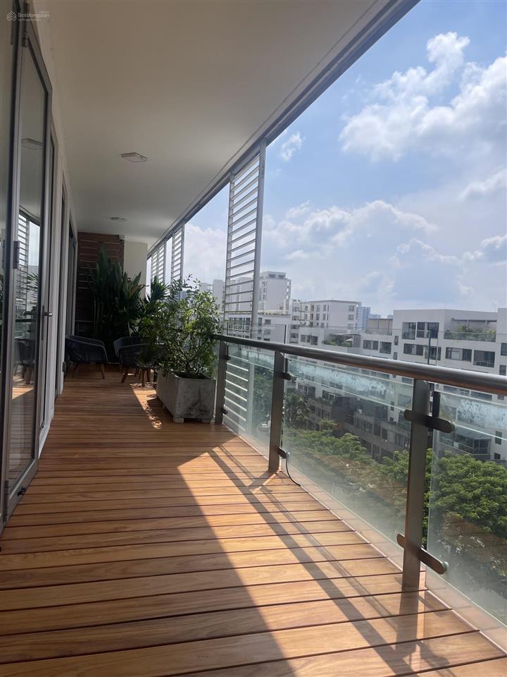 Bán căn hộ garden plaza 1 dt 150m2 full nội thất cao cấp, sổ hồng, giá thỏa thuận xem nhà là thích