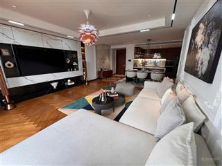 Bán penhouse chung cư garden plaza 1 dt 150m2 tk 2pn + 2wc full nội thất nhập khẩu giá thỏa thuận