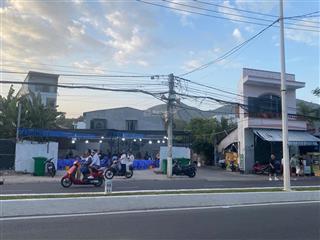 Bán gấp lô đất 2mt đường phạm văn đồng view biển, sổ hồng riêng, dt 185m2 full thổ giá 160tr/m2