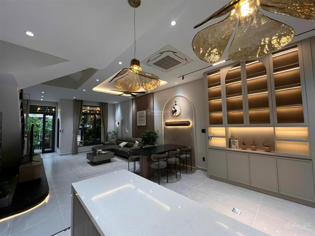 Cho thuê biệt thự lavila full nội thất cao cấp đẹp thiết kế 3pn , 1 p sinh hoạt chung giá 38tr/thg.