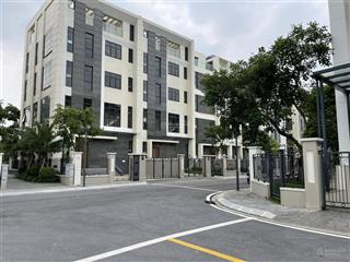 Chính chủ gửi bán căn biệt thự starlake diện tích 240 m2 vị trí siêu vip.  em nam 0904 896 ***