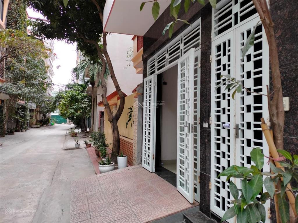 Cần bán nhà phân lô phố dịch vọng 120m2 5 tầng thang máy giá 28 tỷ