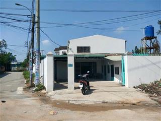 Cho thuê kho xưởng 800m2 tại xuân thới thượng 18 sát ngã 3 giòng, hóc môn. giá 25tr. alo 0382 343 ***