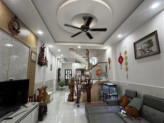 Ngộp bank bán gấp nhà full nội thất siêu đẹp kdc đồng bộ sạch đẹp đường 13m