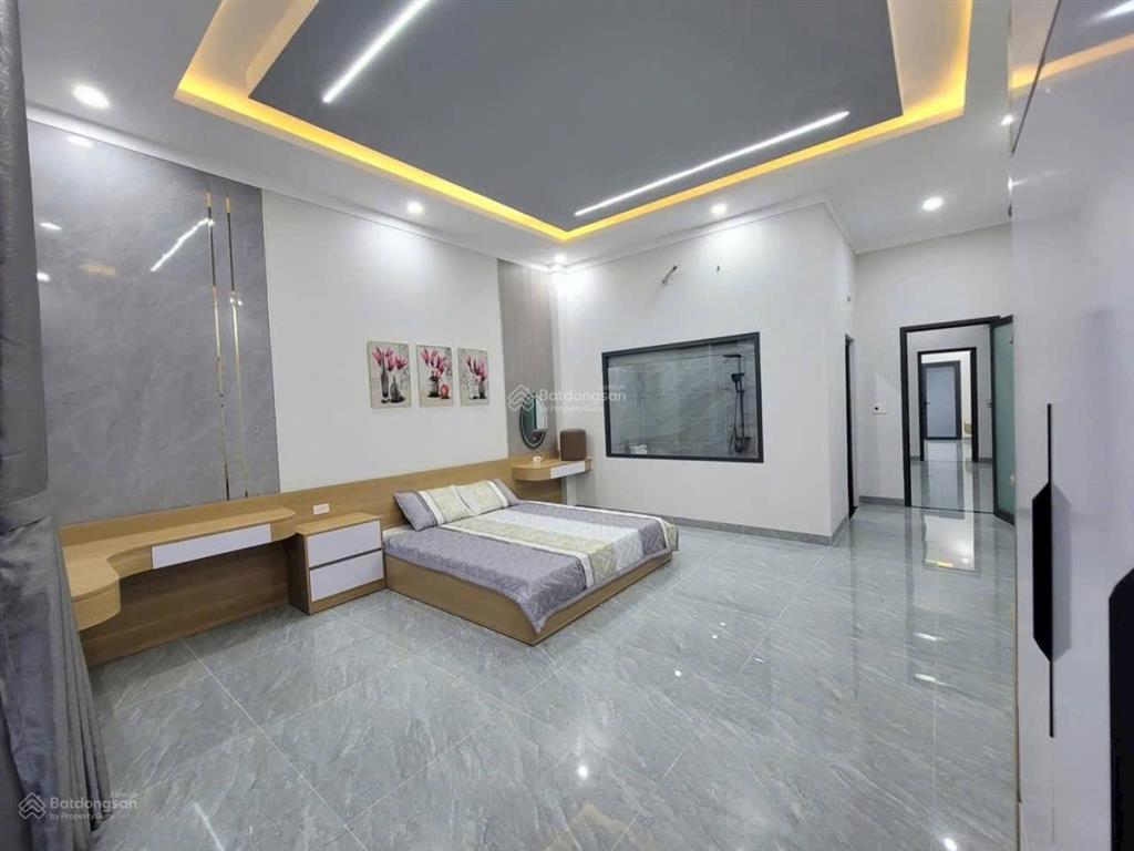 Bán nhà mới full nội thất đường thông có gara ôtô chỉ mang quần áo vào ở