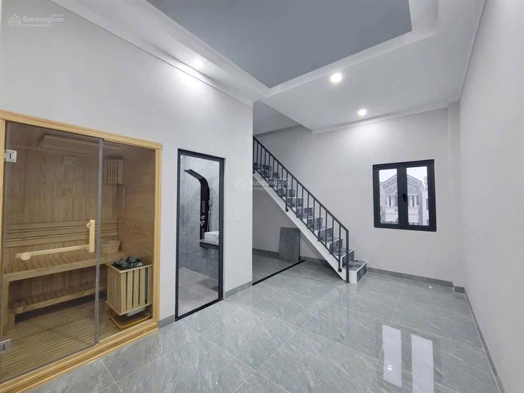 Bán nhà mới full nội thất đường thông có gara ôtô chỉ mang quần áo vào ở