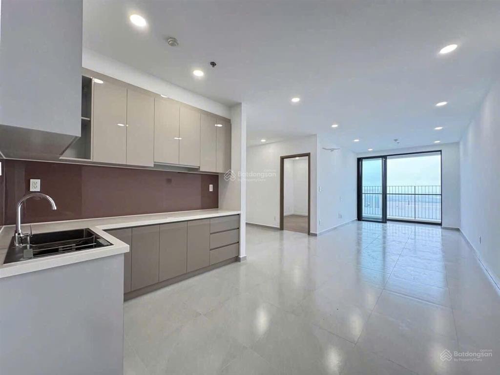 Bán căn hộ mt 65m2 giá tốt 3,3 tỷ sẵn sổ hồng  nhà mới 100% view hồ bơi  nh hỗ trợ 80%