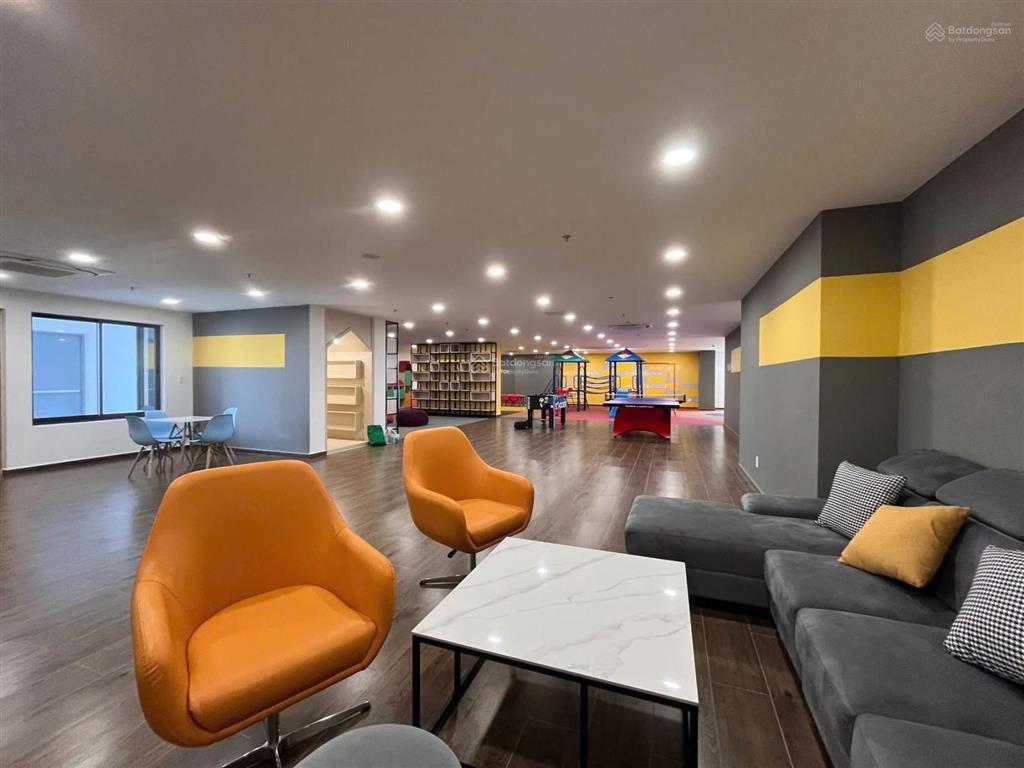 Bán căn hộ mt 65m2 giá tốt 3,3 tỷ sẵn sổ hồng  nhà mới 100% view hồ bơi  nh hỗ trợ 80%