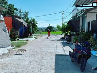Bán lô đất 233m2  vị trí gần tp quy nhơn. hàng hiếm. giá 1,97 tỉ. tặng kèm căn nhà mua về ở ngay