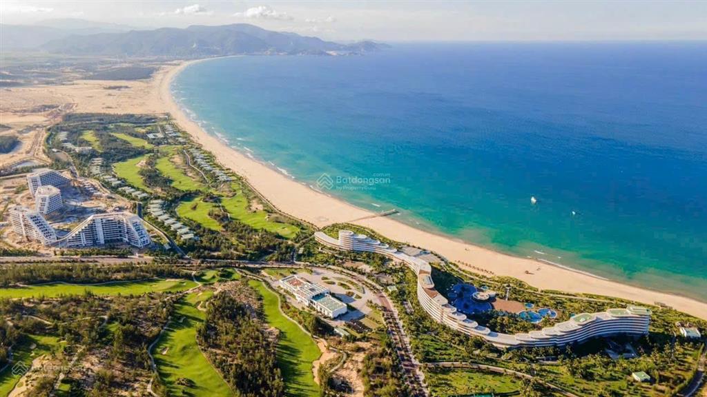 Bán đất 2 mặt tiền vị trí víp nhất, đẹp nhất ngay ngã tư sầm uất nhất đô thị nhơn hội, quy nhơn