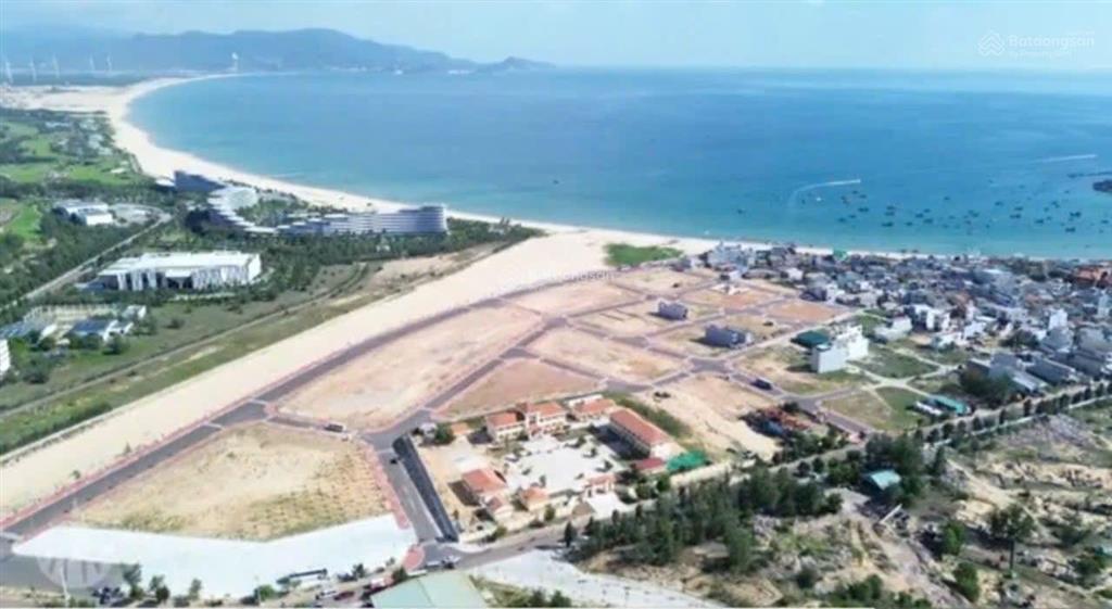 Mở bán lô đất ven biển xã nhơn lý, quy nhơn. diện tích 80m2. giá 1,35 tỉ. giá bán cam kết tốt nhất