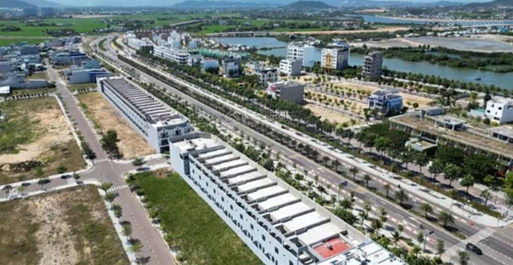 Bán đất mặt tiền đường nguyễn diêu, trục chính khu chợ dinh quy nhơn. diện tích đa dạng. giá tốt