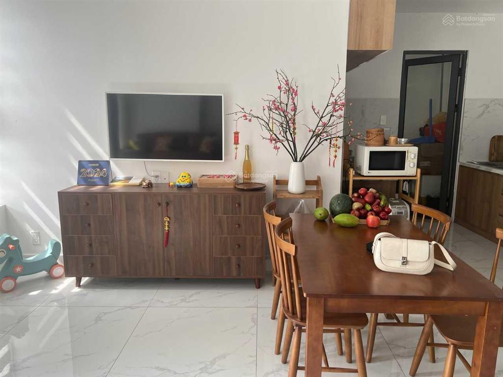 Căn precia view sông 2pn 6 tỷ (có sổ, vay được), và căn 2pn khác 6.5 tỷ, hướng đa dạng 0886 277 ***