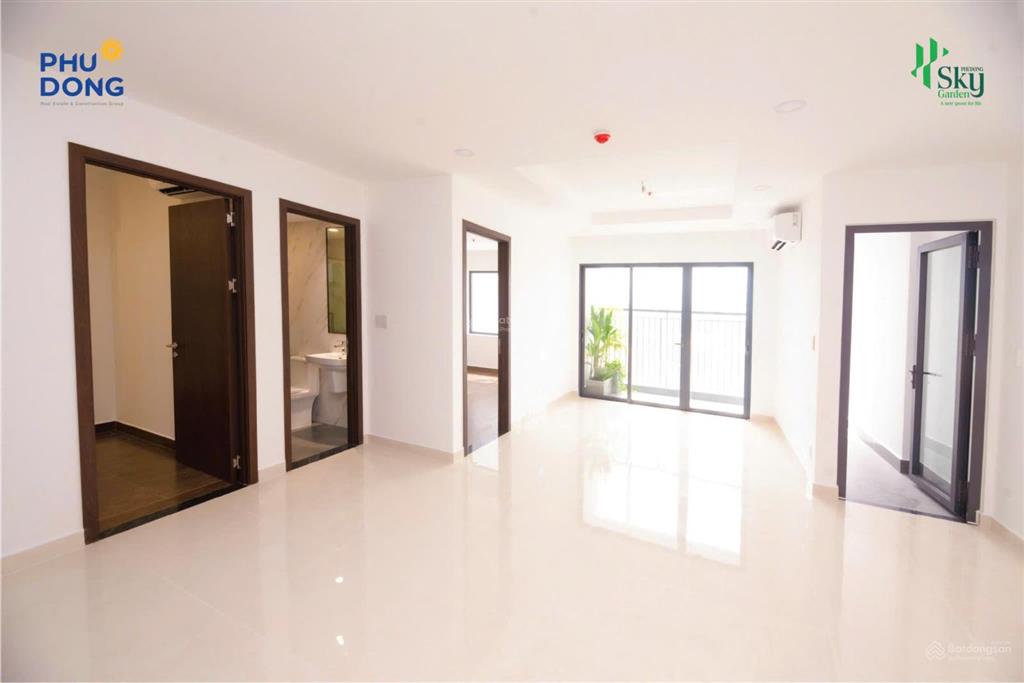 Bán căn 2pn phú đông sky garden, 69m2 giá 3 tỷ, nhà view tầng cao đẹp. 0886 277 ***
