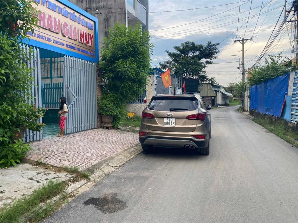 Chính chủ gủi bán đất mặt tiền 963 phú hữu, ngay vòng xoay phú hữu, cao tốc.