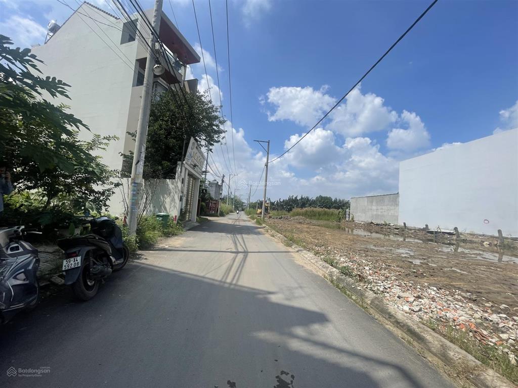 Bán lô góc 2 mặt tiền kdc samsung bưng ông thoàn, phú hữu q9