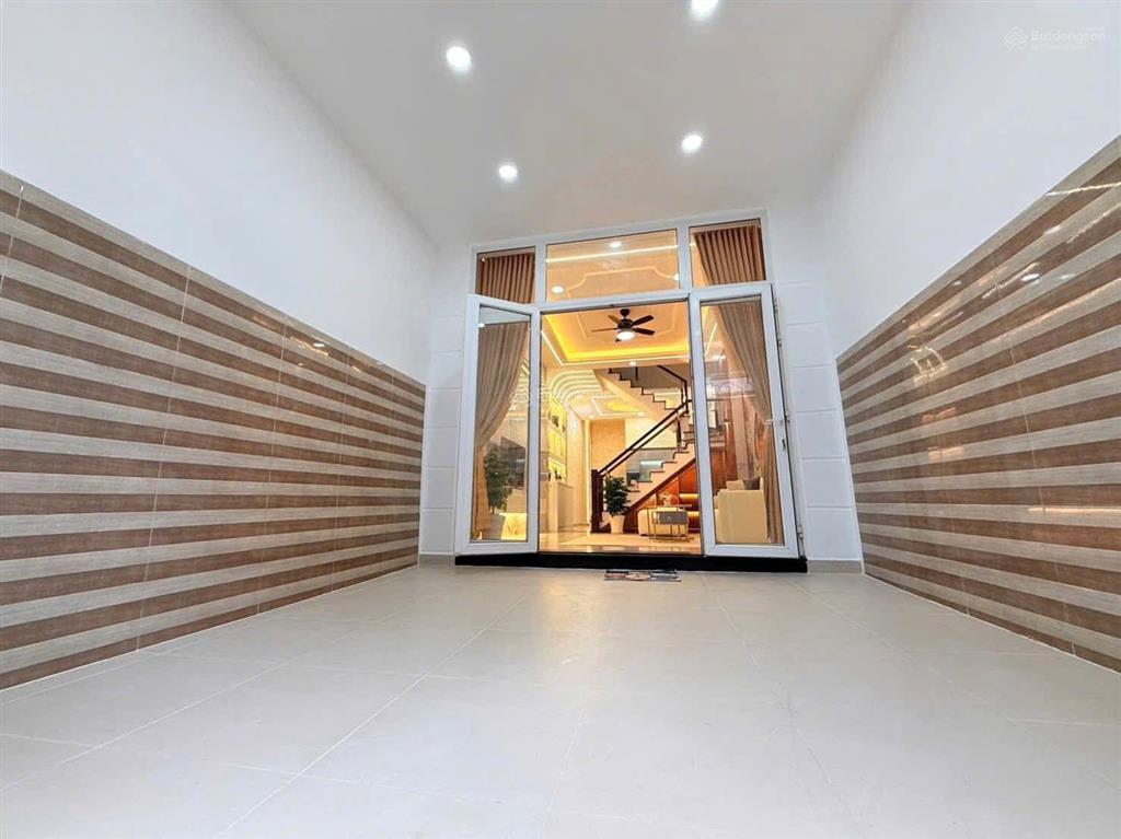 Nhà thạnh lộc 13 đường 8m tặng full nội thất cao cấp