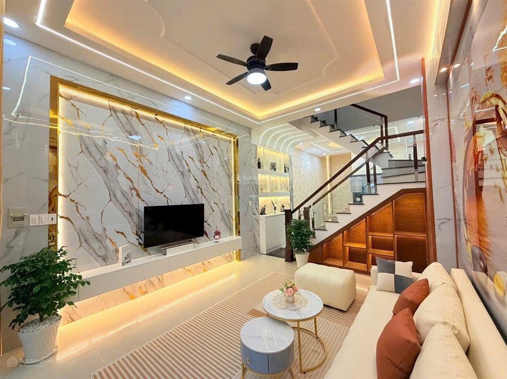 Nhà thạnh lộc 13 đường 8m tặng full nội thất cao cấp