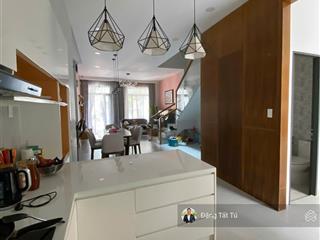Chính chủ cần bán nhà phố lakeview city nhà đã hoàn thiện nội thất giá 19 tỷ.  0917 330 ***