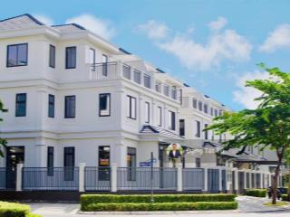 Cần bán nhà phố vườn lakeview city nhà đã hoàn thiện nội thất giá 30 tỷ.  0917 330 ***