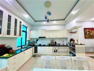 Kẹt tiền cần bán nhanh nhà phố lakeview city view chính diện hồ giá 22.8 tỷ nhà đã hoàn thiện