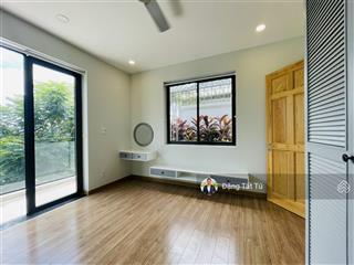 Cho thuê nguyên căn nhà phố lakeview city đầy đủ nội thất giá 33tr/th.
