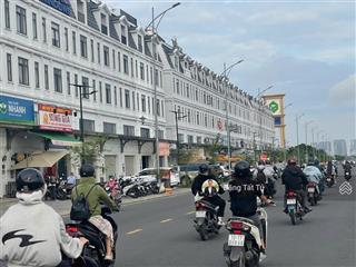Cần cho thuê cặp shophous song hành lakeview city giá chỉ 55tr/th.  0917 330 ***