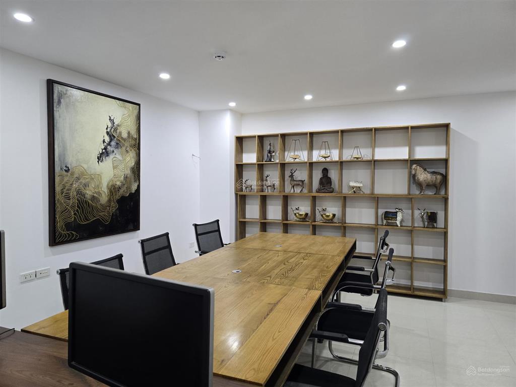 Cho thuê sàn vp 150m2 tại số 89 ngô gia tự có đầy đủ tiện tích