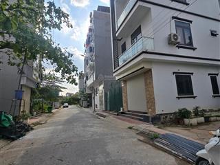 Chính chủ gửi bán lô góc, mặt tiền lớn.
diện tích 113,5m2 khu đất dv 6.9havâncanhhoài
