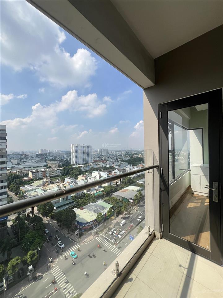 Không đăng giá ảo  chính chủ gởi bán căn 74m2 flora novia nội thất đẹp , view đông nam thoáng mát