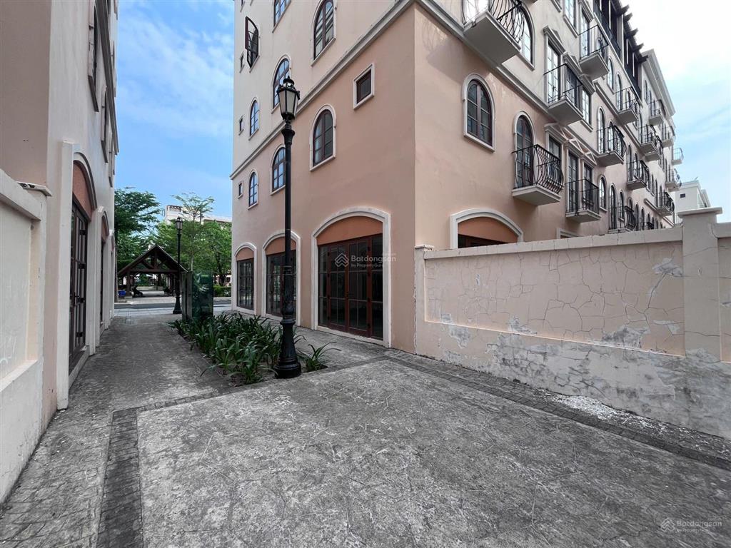 Chủ nhà bán cắt lỗ 2 tỷ  căn góc  trực diện công viên  120m²  giá 6 tỷ  đã có sổ  0365 729 ***