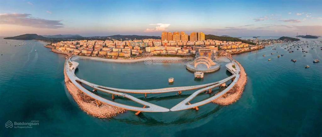 Căn góc, view biển 5 tầng, mái bằng, giá 11 tỷ, ngắm trọn cầu hôn view biển, 0365 729 ***