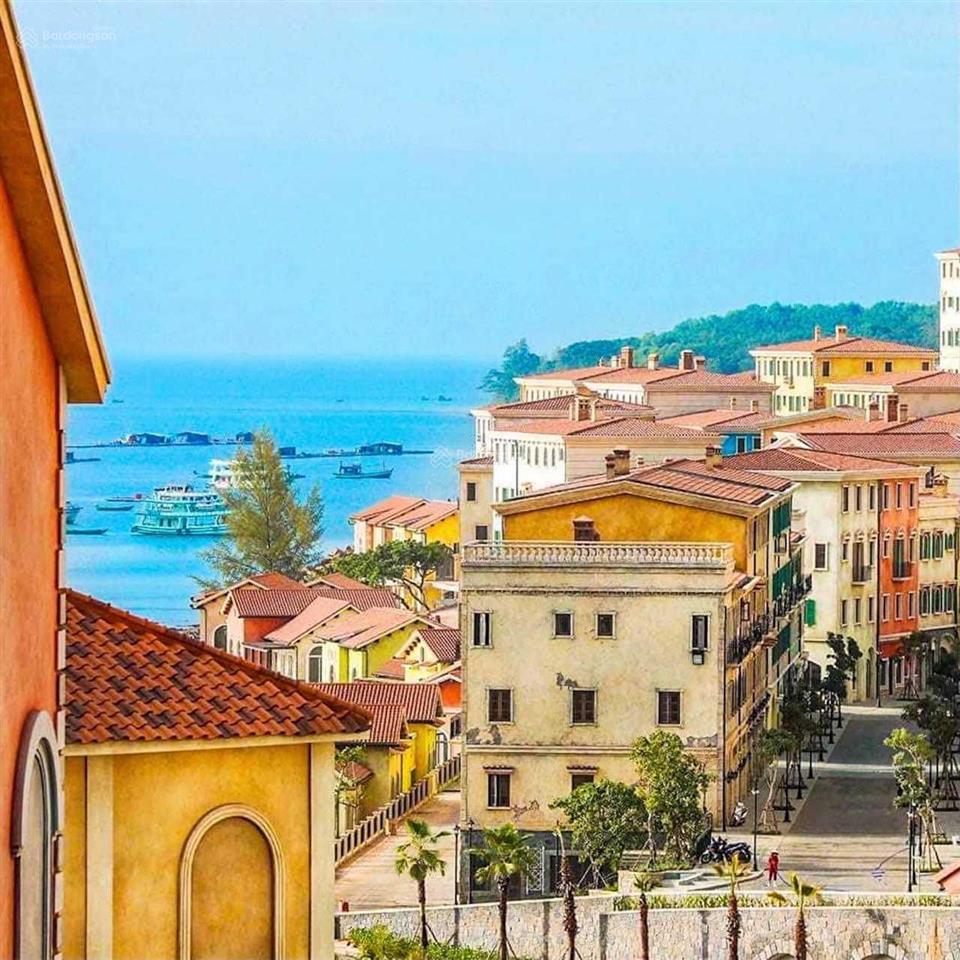 Căn góc, view biển 5 tầng, mái bằng, giá 11 tỷ, ngắm trọn cầu hôn view biển, 0365 729 ***