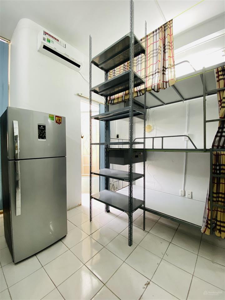 Ở ghép giường tầng bao điện nước, để xe 1tr3 gần huflit, sư phạm, cao đẳng kinh tế, vlu, khtn, ueh