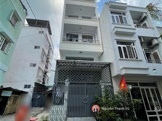 Bán nhà góc 2mt ung văn khiêm p25  cạnh đh hutech, dt 70m2 vuông 5 tầng. chỉ 14.3 tỷ