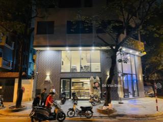 Độc quyền cho thuê nhà mặt phố đội cấn 80m mặt tiền 8m , gọi em luôn kẻo lỡ mặt bằng đẹp !