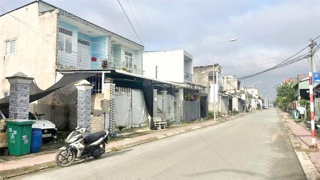 Nhà mặt tiền hưng định 1 trệt 1 lầu.  0909 036 ***