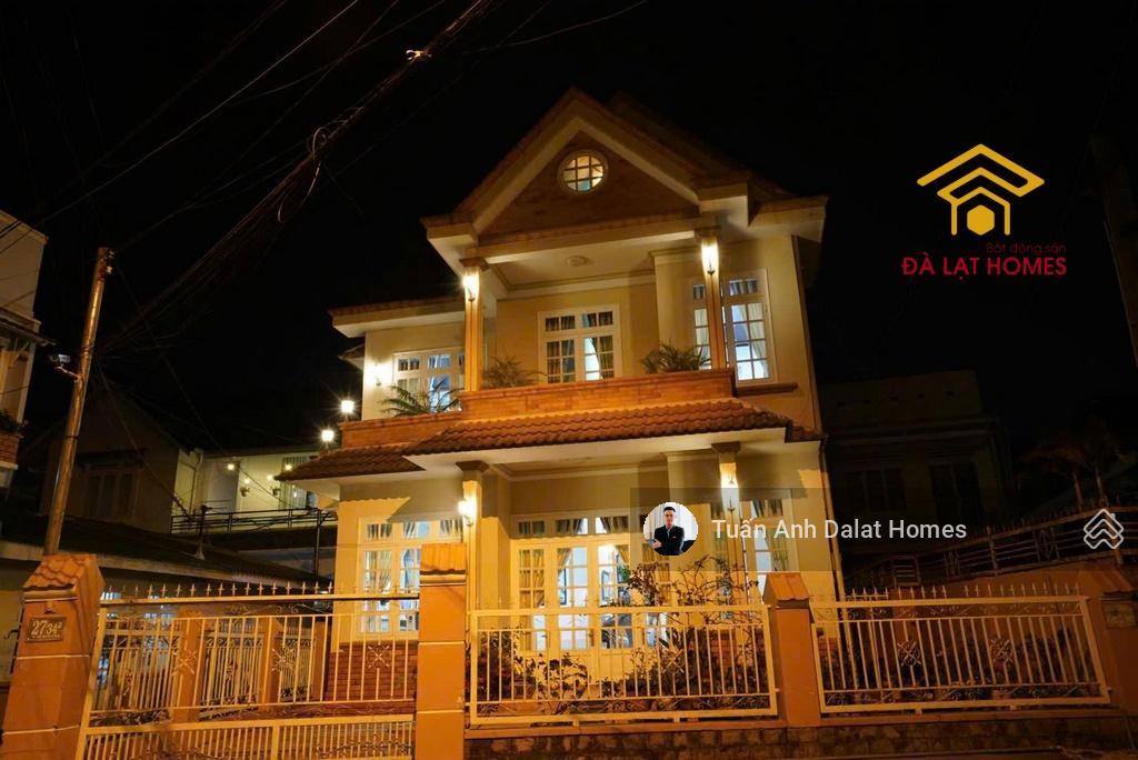 Bán nhà 2 mặt tiền trung tâm yersin, đà lạt cách hồ xuân hương 700m nhà đẹp hoàn công đầy đủ