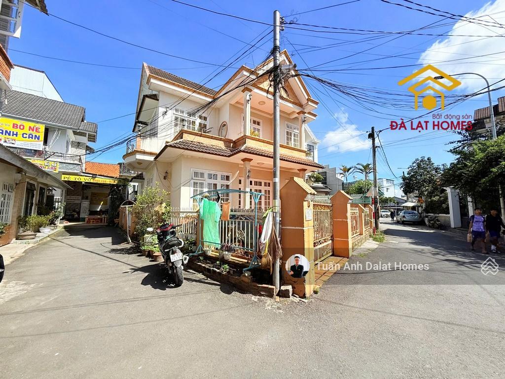 Bán nhà 2 mặt tiền trung tâm yersin, đà lạt cách hồ xuân hương 700m nhà đẹp hoàn công đầy đủ