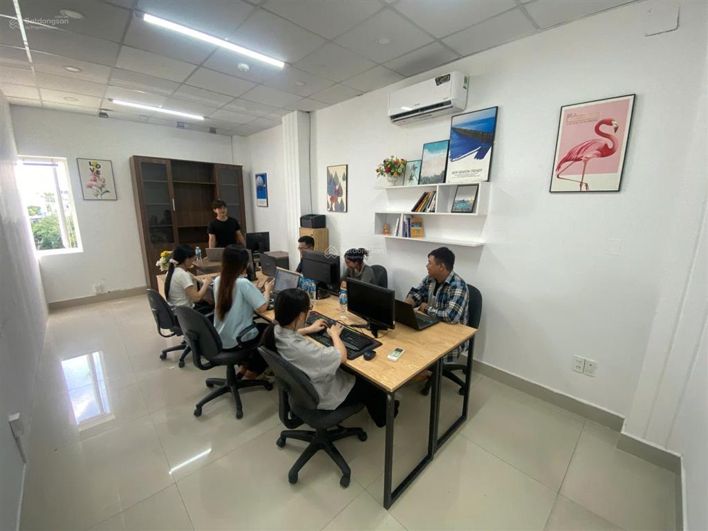 Văn phòng 06 bàn làm việc vào làm ngay, trọn gói 5 triệu  tặng 01 bảng tên