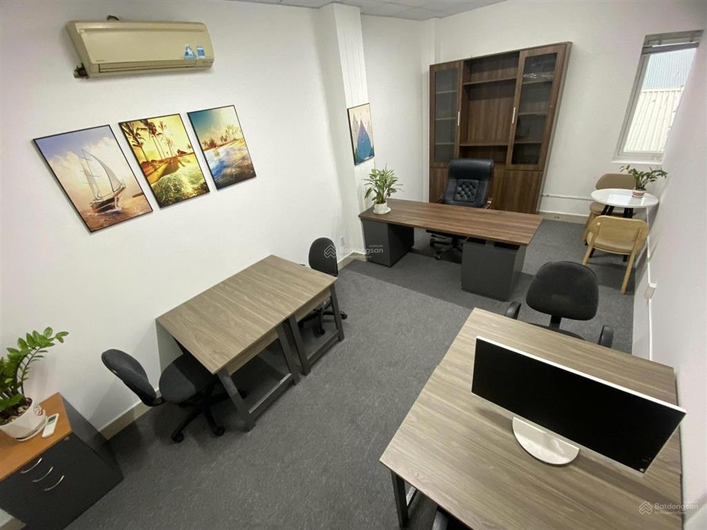 Văn phòng 06 bàn làm việc vào làm ngay, trọn gói 5 triệu  tặng 01 bảng tên