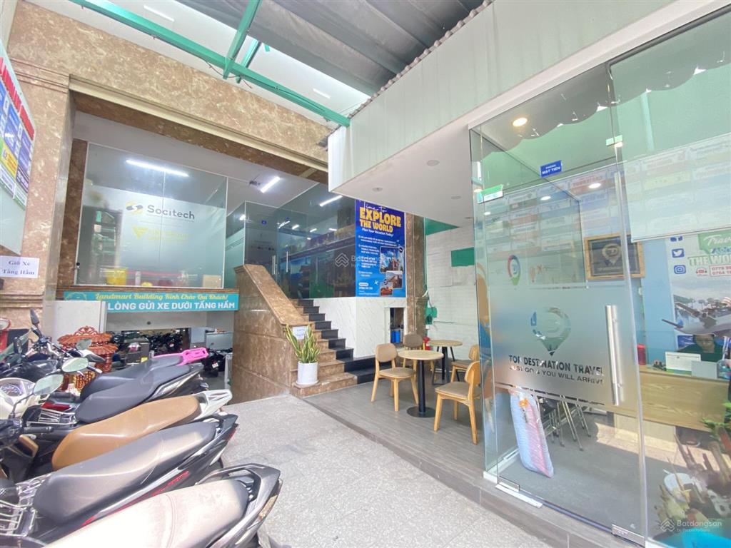 Văn phòng 06 bàn làm việc vào làm ngay, trọn gói 5 triệu  tặng 01 bảng tên