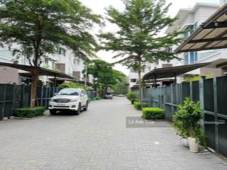 Chính chủ gửi bán nhanh lô đất hướng đông. giá tốt. chỉ 7tỷ300. bao thuế phí. đã ép cọc