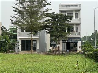 Chính chủ gửi bán nhanh lô đất hướng tây. giá tốt. chỉ 7tỷ200. đã ép cọc.  xem đất 0906 783 ***