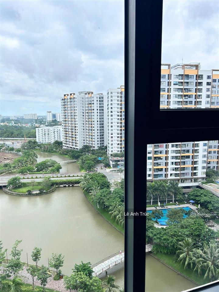 Cần cho thuê căn góc hướng mát. 79m2 mizuki. block mp678. giá 9.5tr.  0906 783 ***