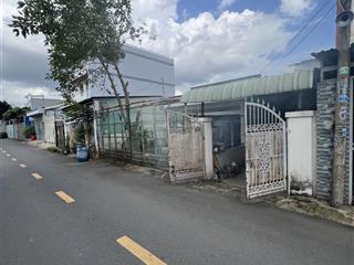 53tr/m2 c4 mặt tiền đường xe tải  hiệp bình phước  ngang 9m, dt 196m2 giá 10,5tỷ còn thương lượng